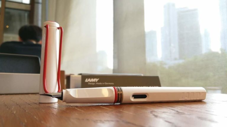 พรีวิวของแรง LAMY safari red clip Limited Edition